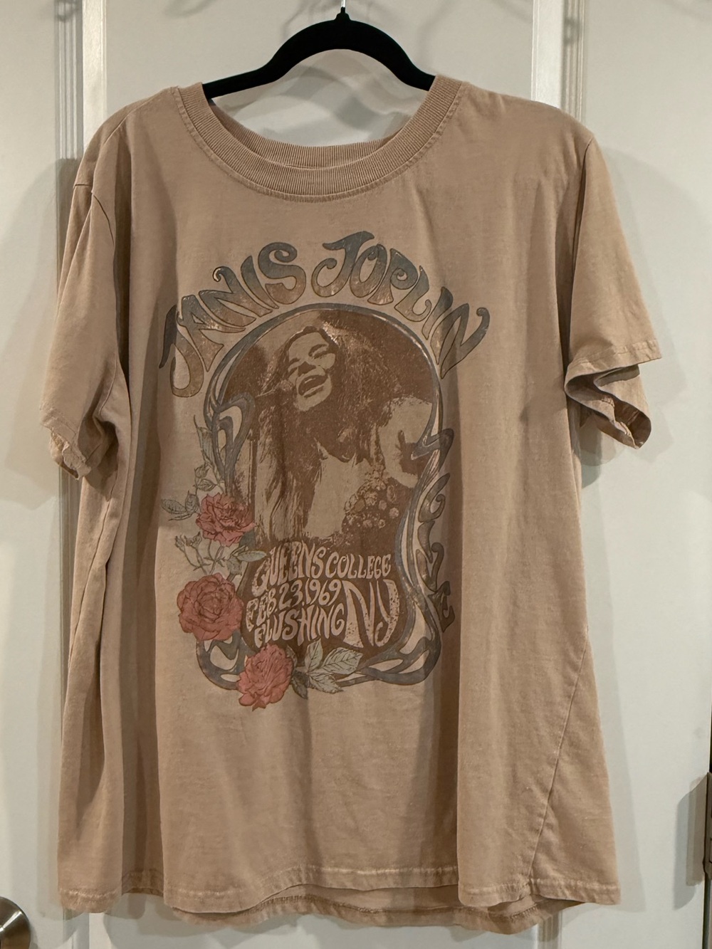 Vintage-Style Janis Joplin Graphic Tee - Tan size Large -cool metallic graphics